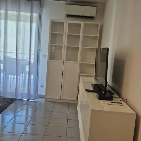 2 Pieces, Meridia Apartman *