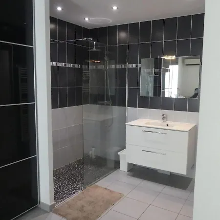 2 Pieces, Meridia Apartman Nizza